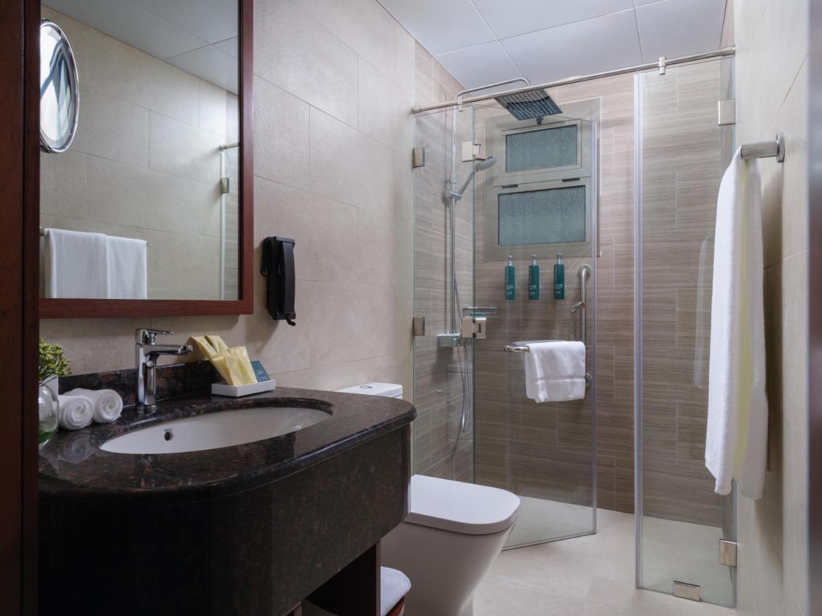 Doubletree By Hilton Muscat Qurum Εξωτερικό φωτογραφία