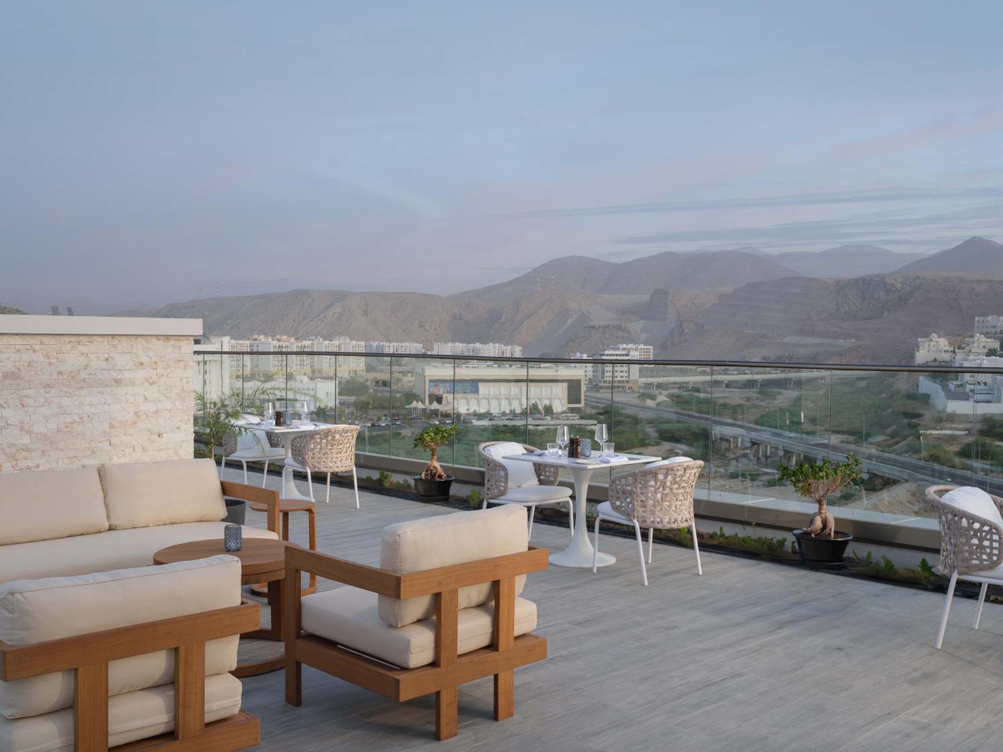 Doubletree By Hilton Muscat Qurum Εξωτερικό φωτογραφία